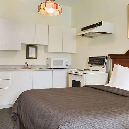 Days Inn By Wyndham Toronto East Beaches Eksteriør billede
