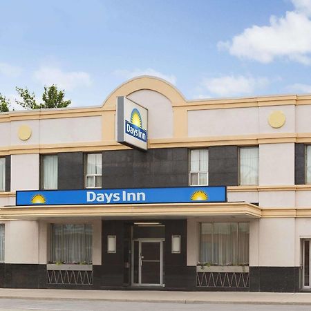 Days Inn By Wyndham Toronto East Beaches Eksteriør billede