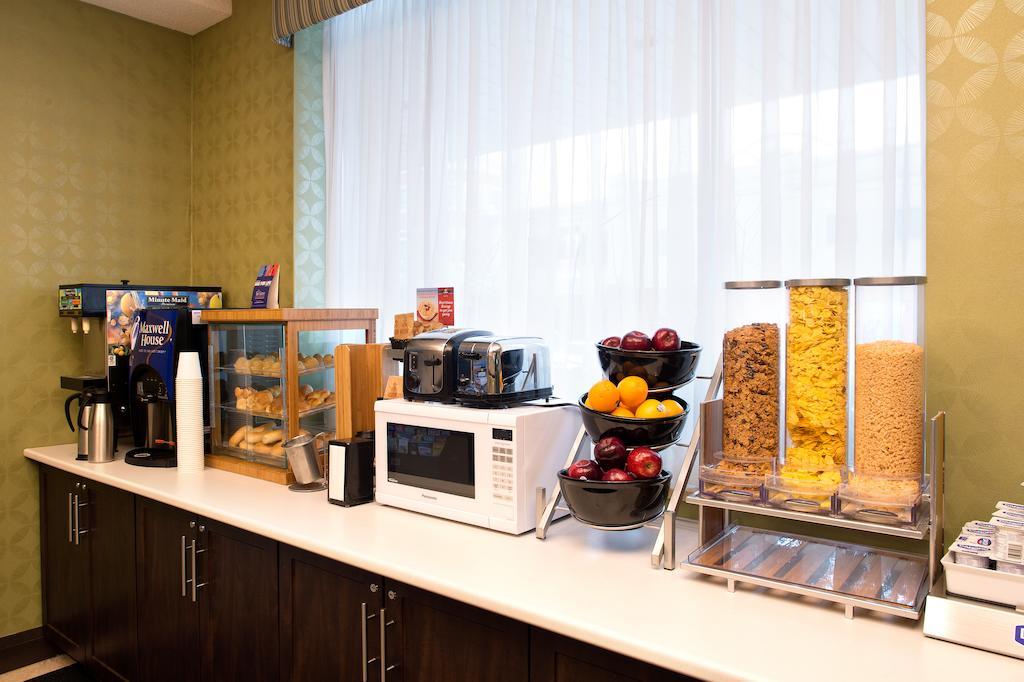 Days Inn By Wyndham Toronto East Beaches Eksteriør billede