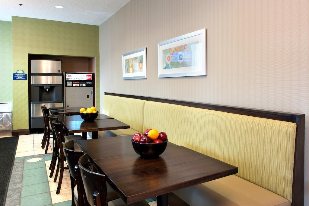 Days Inn By Wyndham Toronto East Beaches Eksteriør billede