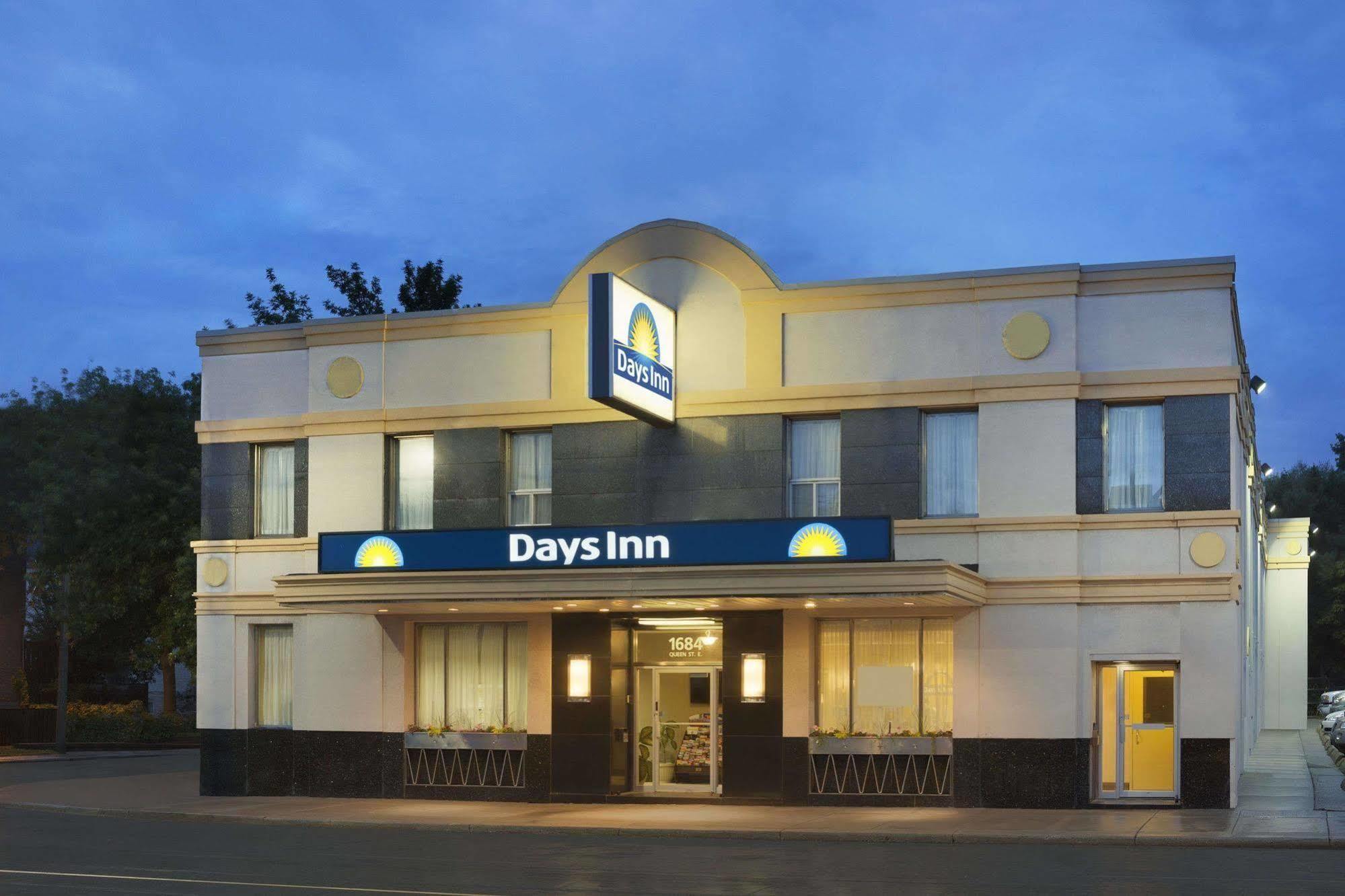 Days Inn By Wyndham Toronto East Beaches Eksteriør billede