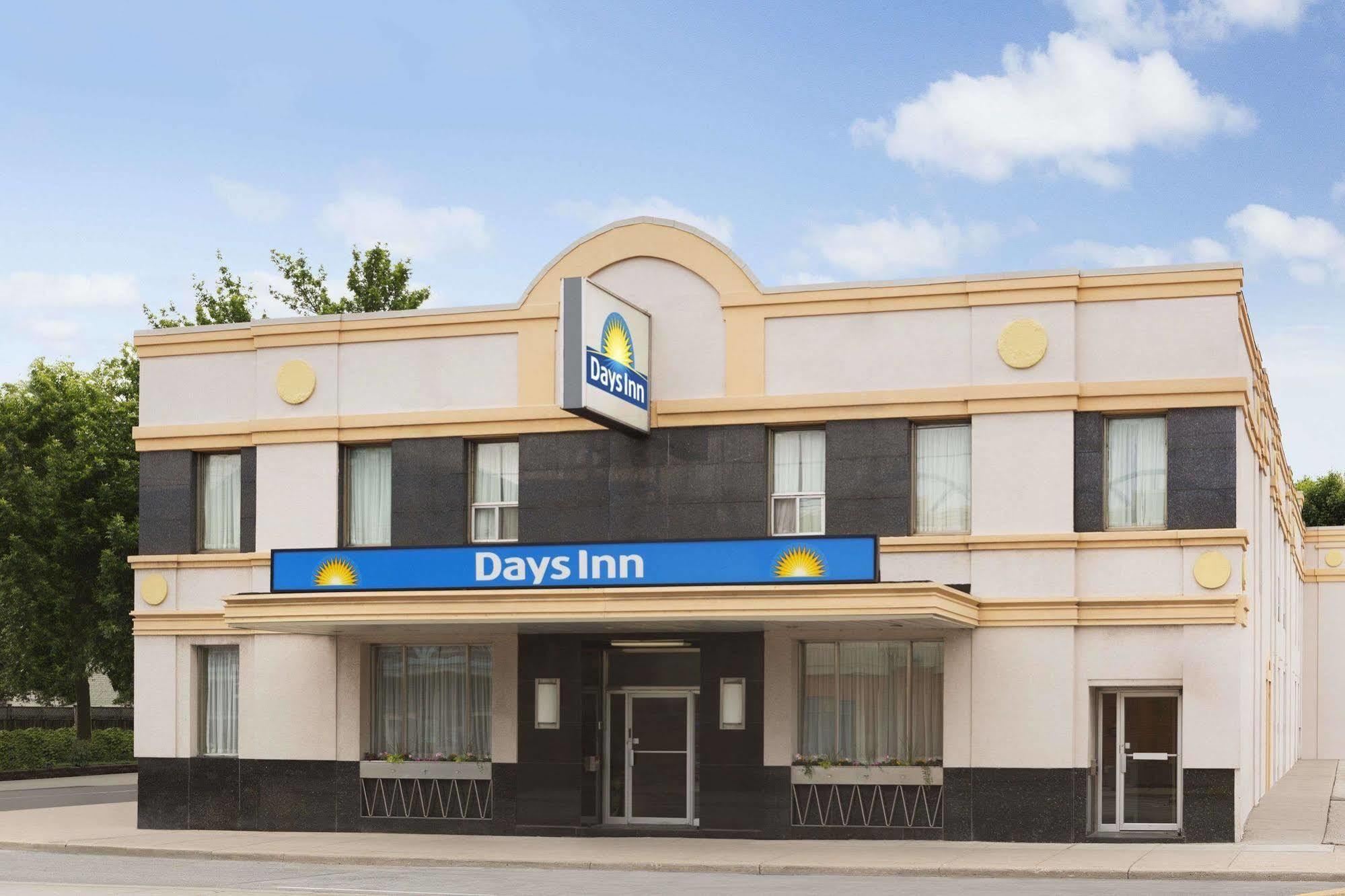 Days Inn By Wyndham Toronto East Beaches Eksteriør billede