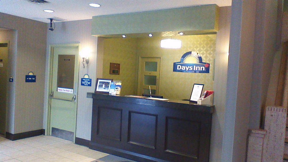 Days Inn By Wyndham Toronto East Beaches Eksteriør billede